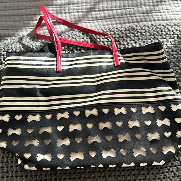 Betsey Johnson Tote - Picture 3 of 9